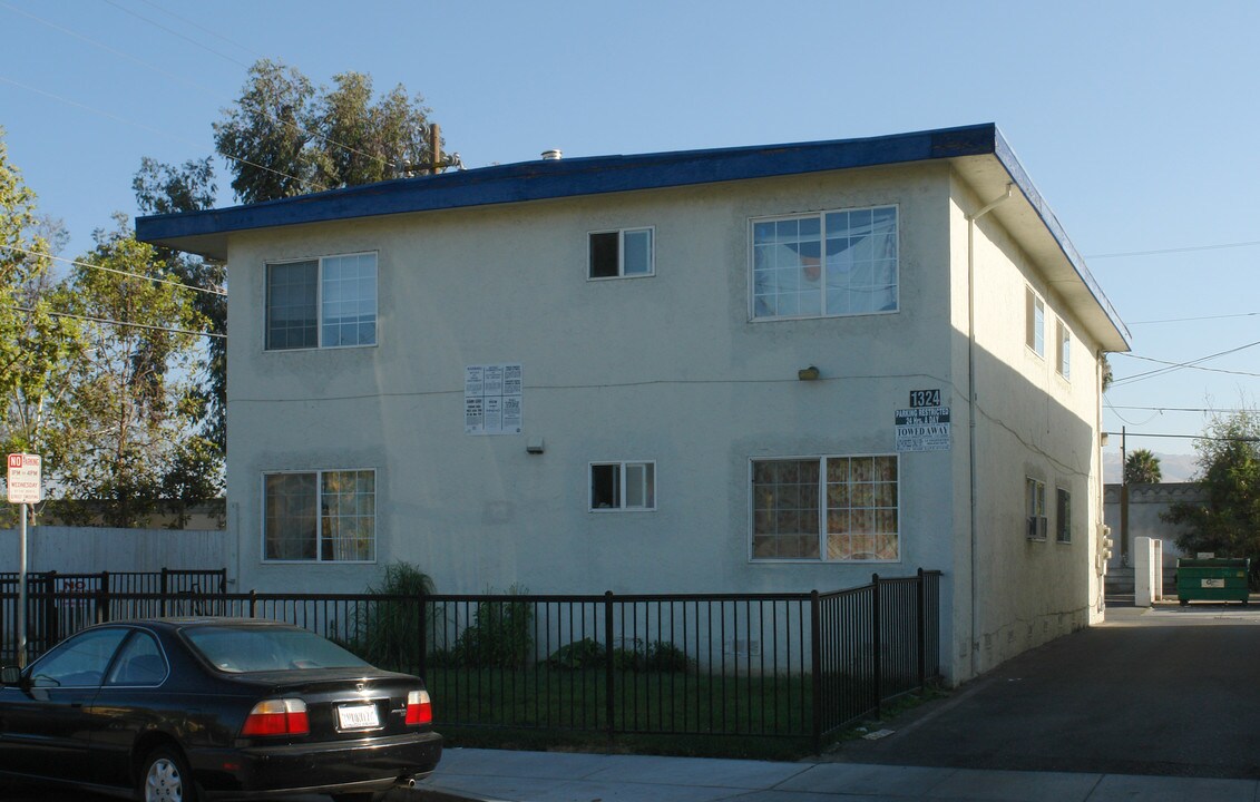1324 Crucero Dr in San Jose, CA - Foto de edificio