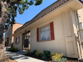 324 W Opp St in Los Angeles, CA - Building Photo