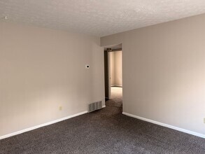 2661 Medary Ave in Columbus, OH - Foto de edificio - Building Photo