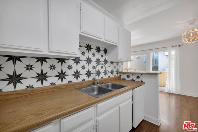 property at 1020 Granville Ave
