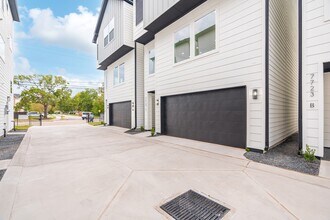 7723 Hammerly Blvd in Houston, TX - Building Photo - Building Photo