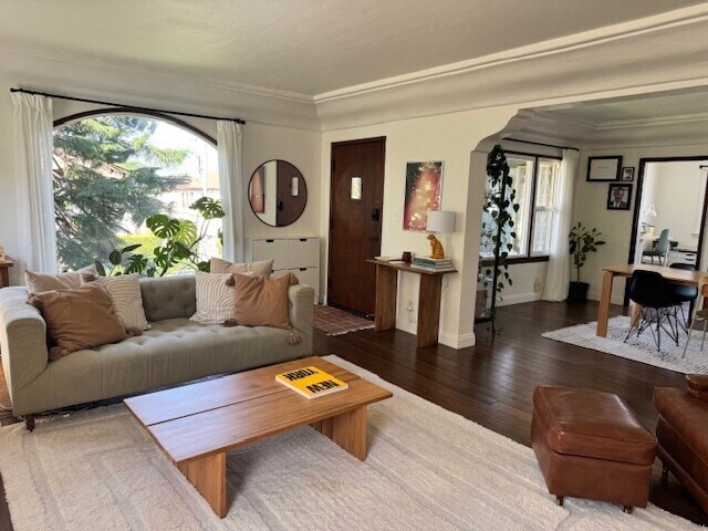 1226 S Orange Grove Ave in Los Angeles, CA - Building Photo