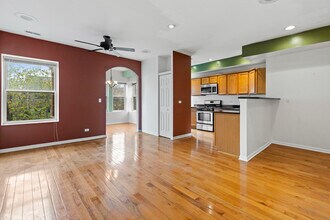 7717 N Marshfield Ave, Unit 3 in Chicago, IL - Building Photo - Building Photo