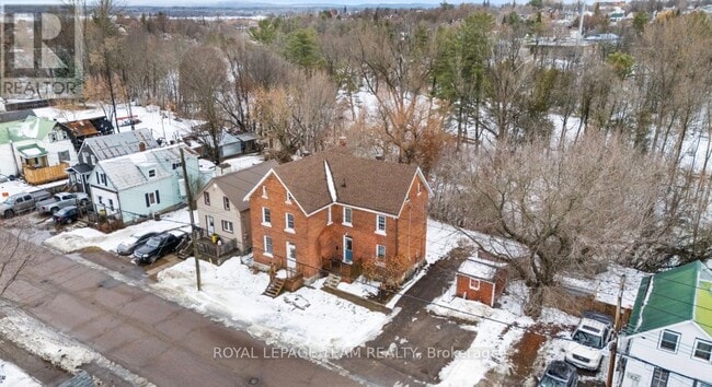 509 Moffat St in Pembroke, ON - Building Photo - Building Photo