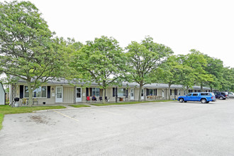 Lake Lynn Apartments in Waterford, MI - Foto de edificio - Building Photo