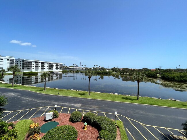 190 Escambia Ln in Cocoa Beach, FL - Building Photo - Building Photo