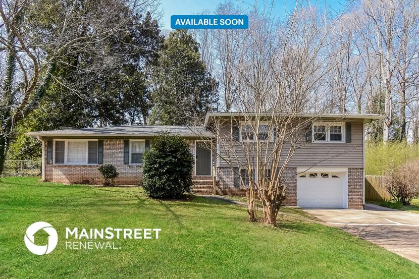 5613 Woodland Dr in Acworth, GA - Building Photo