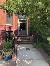 918 Beacon St, Unit 2 in Boston, MA - Building Photo - Building Photo
