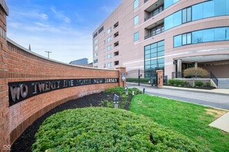 225 N New Jersey St in Indianapolis, IN - Building Photo - Building Photo