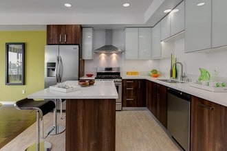 Millard Place in Altadena, CA - Foto de edificio - Building Photo