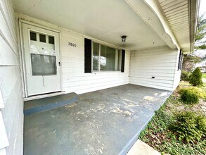 7800 Lyn Dr in Franklin, OH - Building Photo - Building Photo