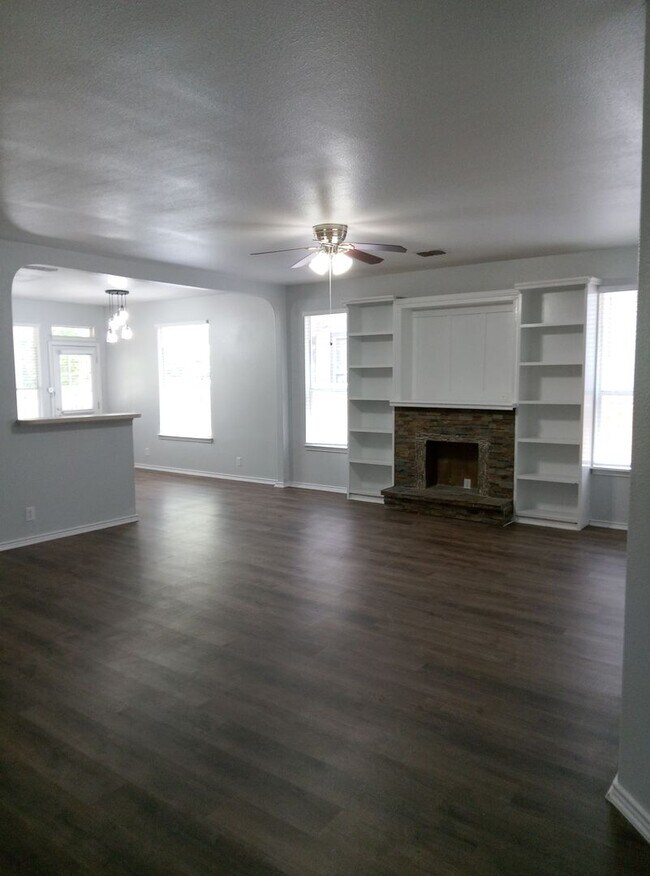 505 San Jacinto Dr in New Braunfels, TX - Building Photo - Building Photo