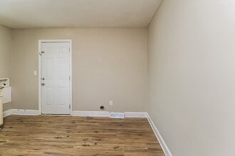 617 Dunbrook Ln in Charlotte, NC - Building Photo - Building Photo