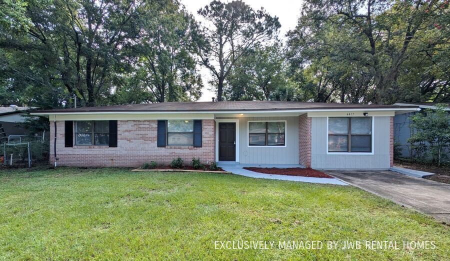 4417 Jade Dr E in Jacksonville, FL - Building Photo