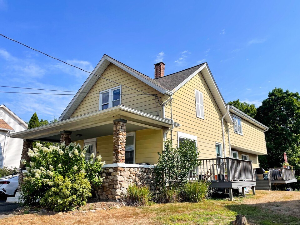 85 Ivy St in Branford, CT - Building Photo