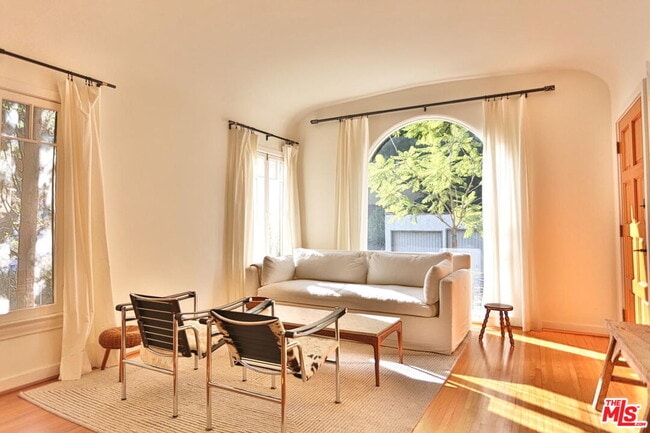 2256 Silver Ridge Ave in Los Angeles, CA - Building Photo - Building Photo