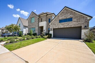 9006 Meadow Bridge Dr in Missouri City, TX - Foto de edificio - Building Photo