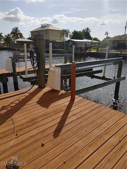 2740 Geary St in Matlacha, FL - Building Photo