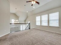 447 Renaissance Ln in Irving, TX - Foto de edificio - Building Photo