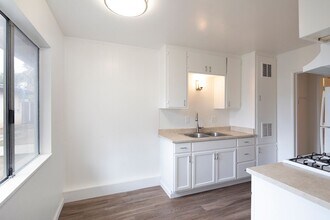 1230 S Upas St in Escondido, CA - Building Photo - Building Photo