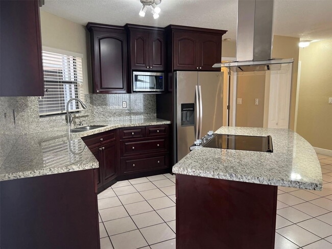 619 SW 87th Pl in Miami, FL - Building Photo - Building Photo