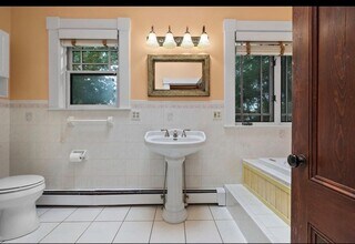 118 Elm St, Unit 1 in Marlborough, MA - Foto de edificio - Building Photo