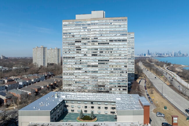 The Newport in Chicago, IL - Building Photo - Building Photo