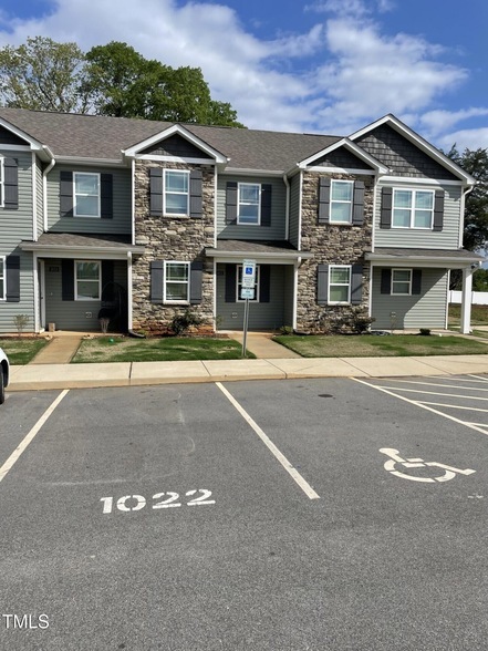 1022 Peony Ln in Youngsville, NC - Building Photo