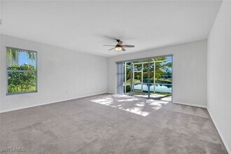 1088 Oxford Ln in Naples, FL - Building Photo - Building Photo