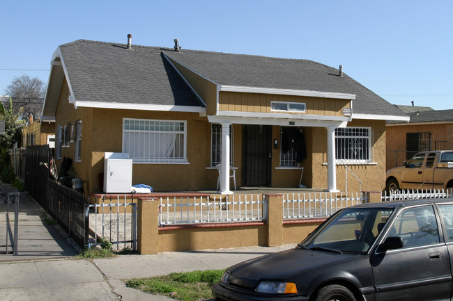 1116 Gardenia Ave in Long Beach, CA - Building Photo - Building Photo