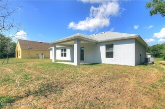 8826 100th Ave in Vero Beach, FL - Building Photo - Building Photo