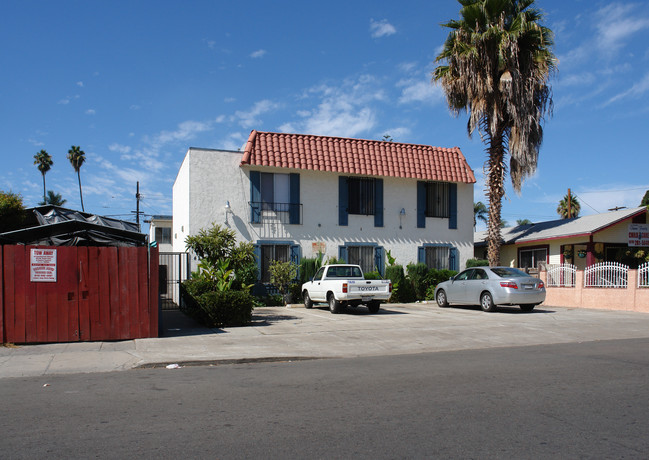 4110 Chamoune Ave in San Diego, CA - Foto de edificio - Building Photo