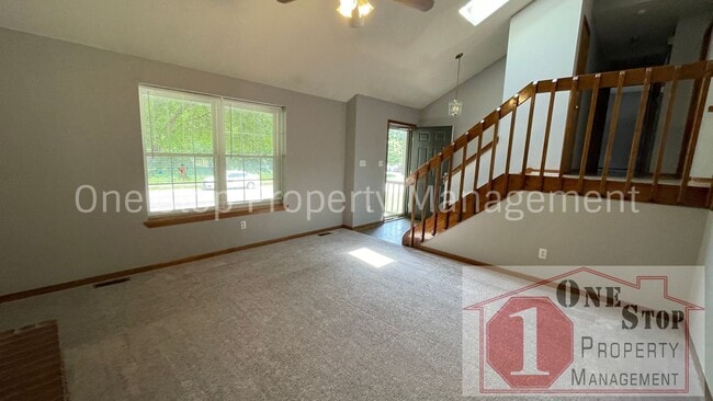 712 NE Adams Dr in Lee's Summit, MO - Building Photo - Building Photo