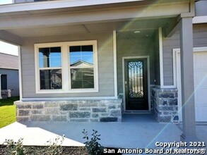 1370 Rios Bend Dr in New Braunfels, TX - Building Photo - Building Photo