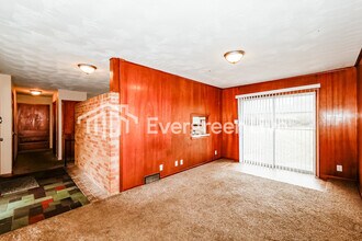 5941 Winston Dr in Indianapolis, IN - Foto de edificio - Building Photo