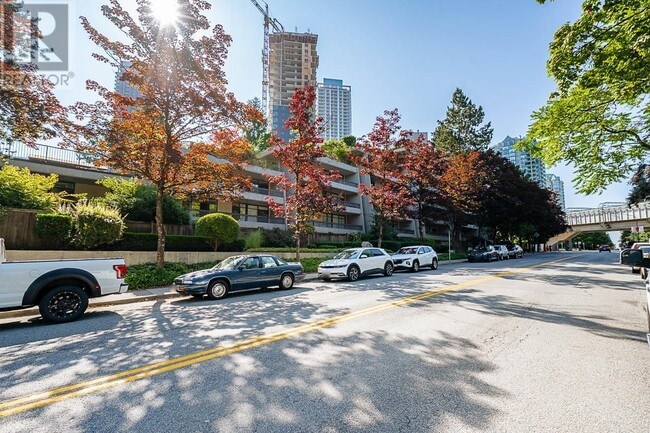 property at 5932-5932 Patterson Ave