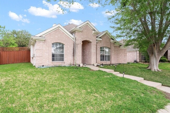 3841 Pine Valley Dr in Plano, TX - Foto de edificio - Building Photo