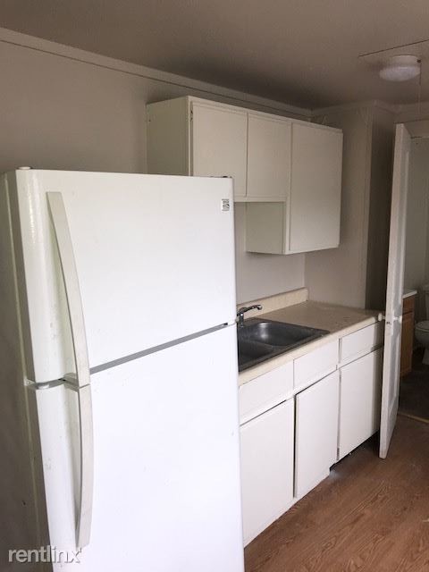 463 Catawba Ave-Unit -Apt 4 in Muskegon, MI - Building Photo