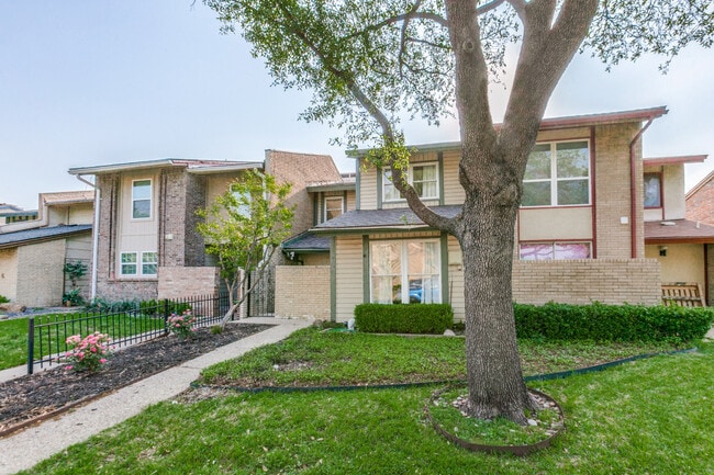 property at 4120 Towngate Blvd