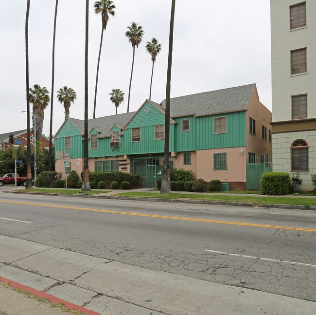 Carol Manor in Los Angeles, CA - Building Photo - Building Photo