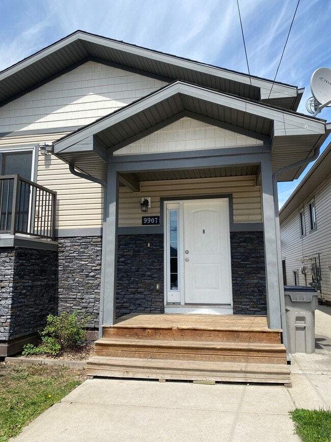 9907-99109 109 Ave in Grande Prairie, AB - Building Photo - Building Photo