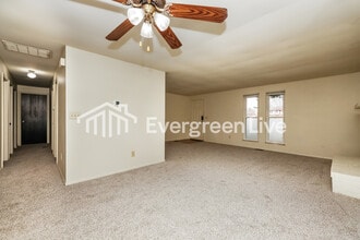 8811 Foxgate Ct in Dayton, OH - Building Photo - Building Photo