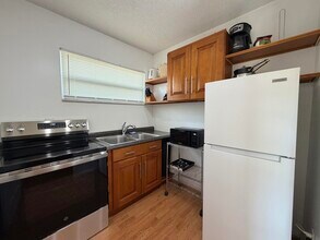 536 NW 45th St in Fort Lauderdale, FL - Building Photo - Building Photo