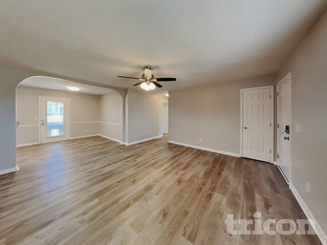 1612 Robert Rd in Columbia, TN - Foto de edificio - Building Photo