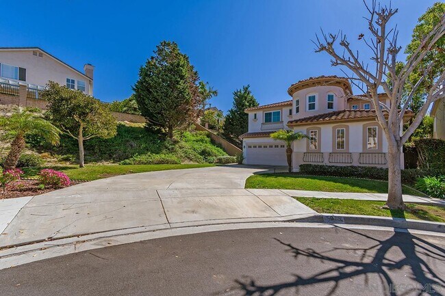 5075 Sterling Grove Ln in San Diego, CA - Building Photo - Building Photo