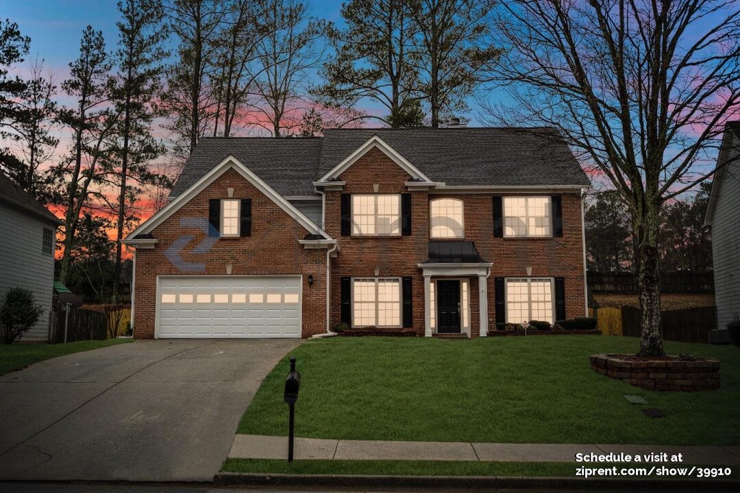 3990 Embassy Walk Way in Lilburn, GA - Building Photo