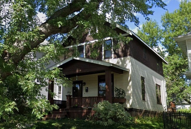 426 N 13th Ave E in Duluth, MN - Building Photo - Building Photo