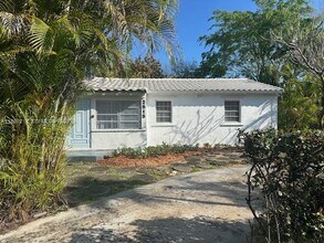 2515 Overbrook St in Miami, FL - Building Photo - Building Photo
