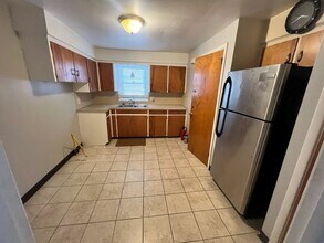 1718 Tanglewood Dr in Akron, OH - Building Photo - Building Photo