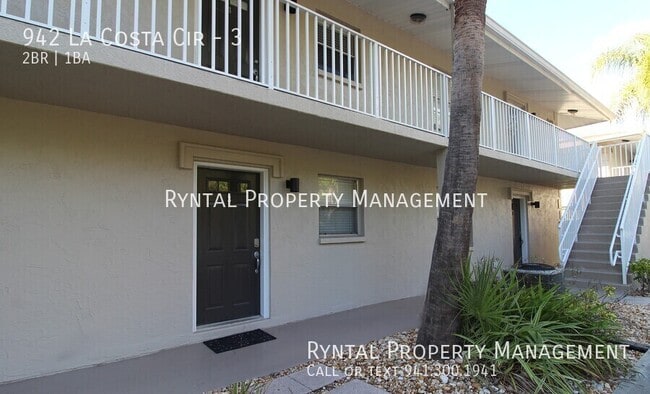 942 La Costa Cir in Sarasota, FL - Building Photo - Building Photo